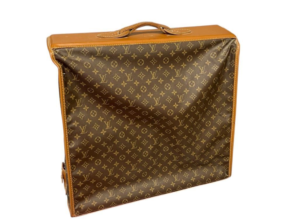 VINTAGE LOUIS VUITTON TRAVEL GARMENT BAG CIRCA 1980'S SIGNATURE MONOGRAM CANVAS DESIGN (1 of 15)