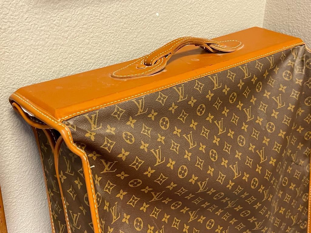 VINTAGE LOUIS VUITTON TRAVEL GARMENT BAG CIRCA 1980'S SIGNATURE MONOGRAM CANVAS DESIGN - 2