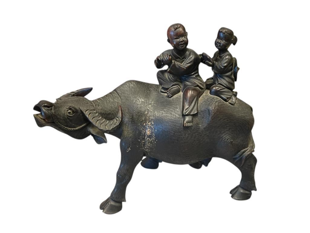 ANTIQUE CHINESE HAND CARVED WOOD SCULPTURE OF A WATER BUFFALO WITH CHILDREN (1 of 8)