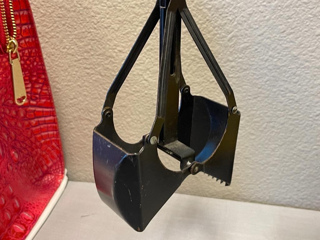 1950'S / 1960'S NY-LINT TOYS NYLINT CLARK MICHIGAN T-24 CRANE CONSTRUCTIN TOY PRESSED STEEL - 5