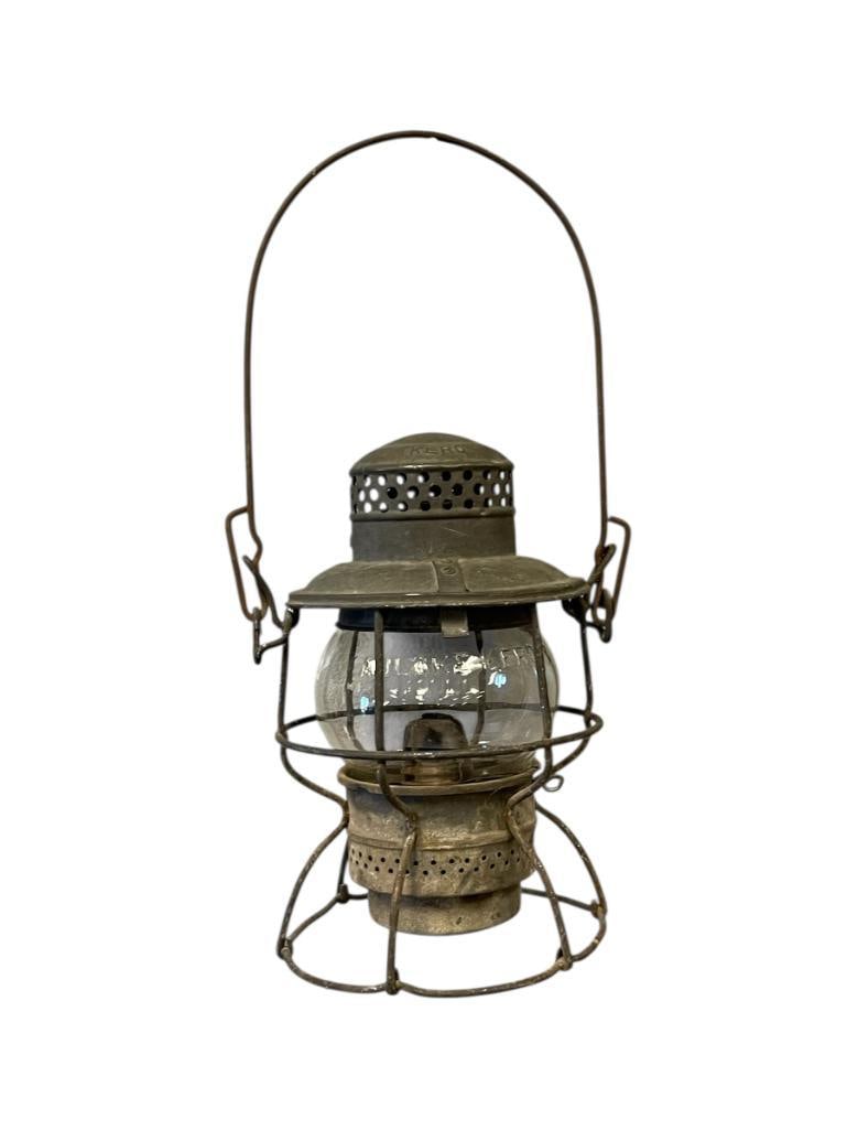 ANTIQUE ADLAKE / ADAMS AND WESTLAKE RAILROAD LANTERN WITH CLEAR GLASS GLOBE WESTERN PACIFIC RAILR... (1 of 6)