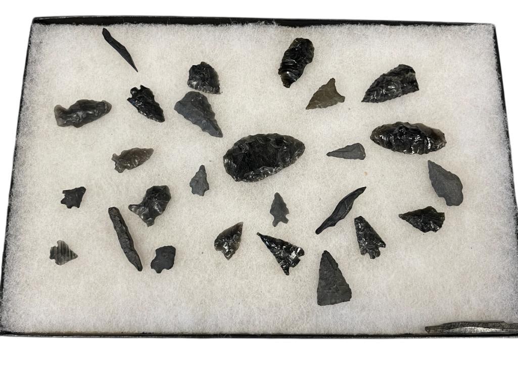 NATIVE AMERICAN ARTIFACTS HAND KNAPPED FLINT / STONE PROJECTILE POINTS / ARROWHEADS AND TOOLS (1 of 7)