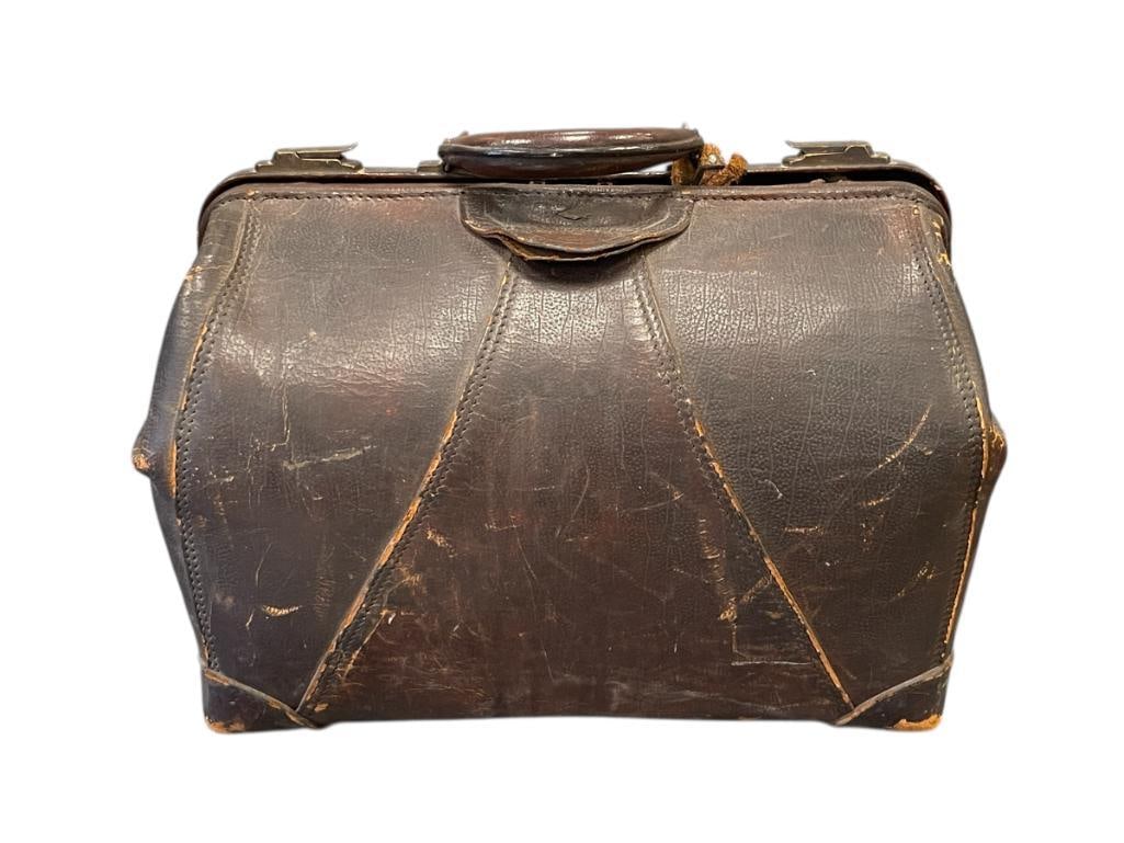 ANTIQUE HENRY LIKLY & CO. LEATHER DOCTORS BAG (1 of 8)