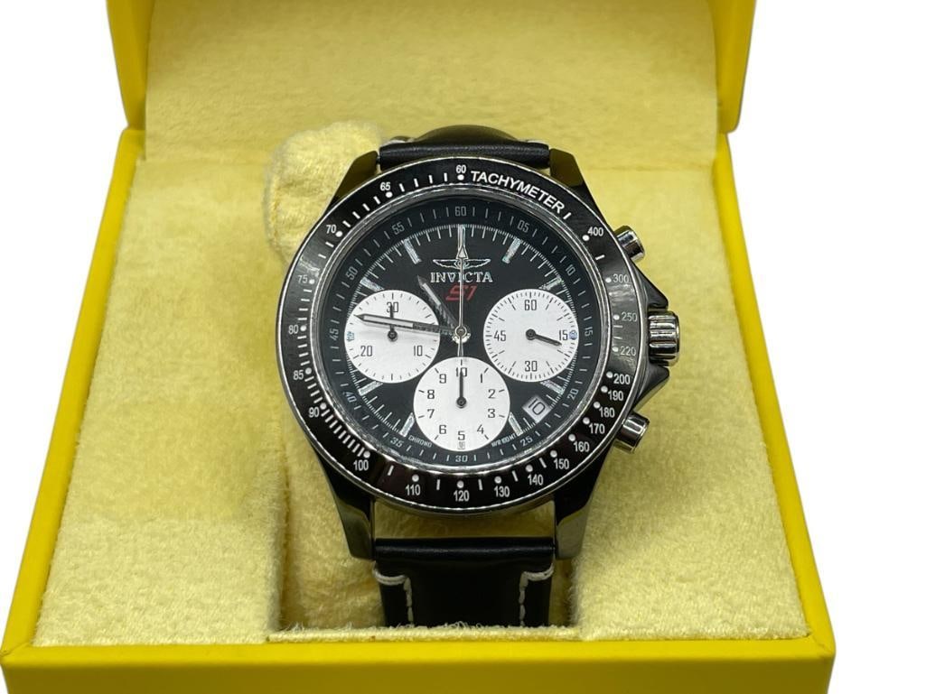 MEN'S INVICTA S1 RALLY CHRONOGRAPH WRISTWATCH MODEL NO. 22385: FEATURING CERAMIC AND STAINLESS STEEL CASE, BLACK LEATHER BAND, 100M WATER RESISTANT, INCLUDES ORIGINAL CASE, LIKE-NEW CONDITION, NEEDS BATTERY 45MM CASE