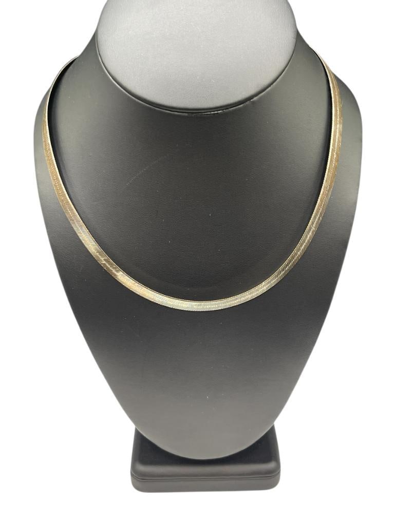 VINTAGE ITALIAN DESIGNER HALLMARKED STERLING SILVER HERRINGBONE NECKLACE: 18" X 3/8", 24.47 GRAMS