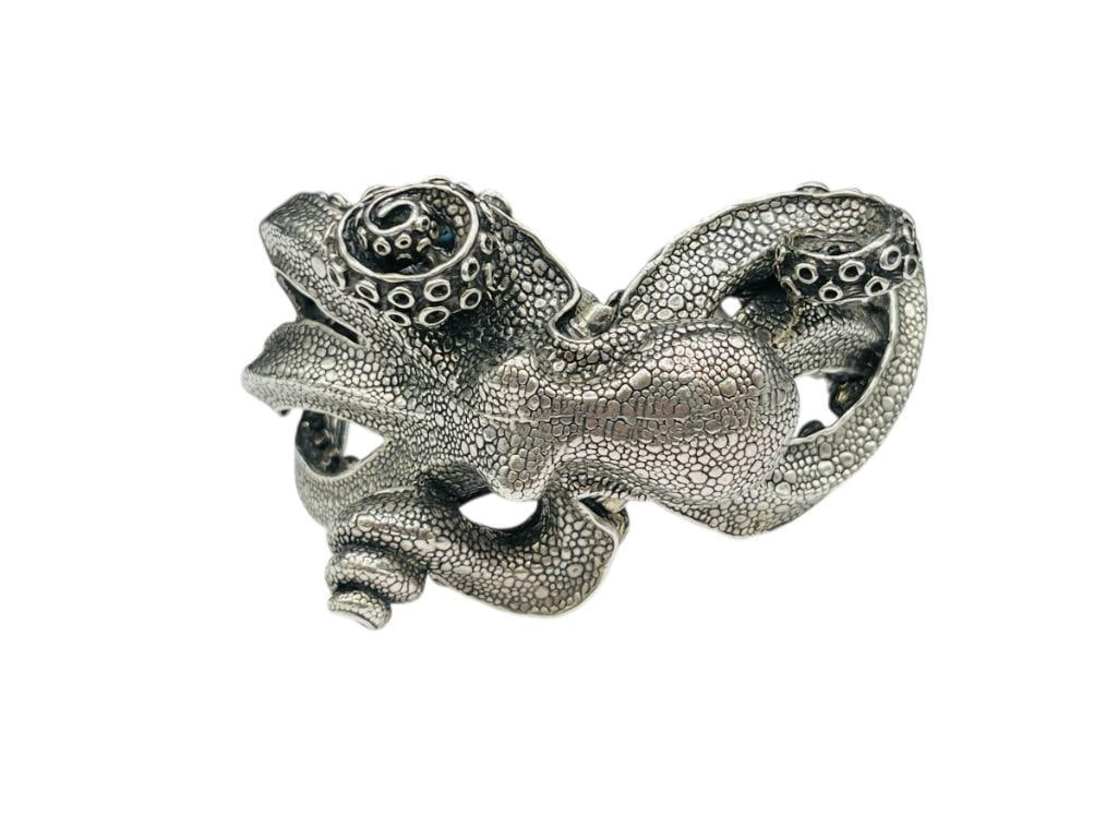 VINTAGE UNUSUAL KABANA DESIGNER SIGNED STERLING SILVER FIGURAL OCTUPUS FEATURING INCREDIBLE DETAIL: TRULY A ONE OF A KIND PIECE FEATURING EXCEPTIONAL ARTISANSHIP 2 3/4" CUFF WIDTH, 2" THICK IN CENTER, 158.49 GRAMS 