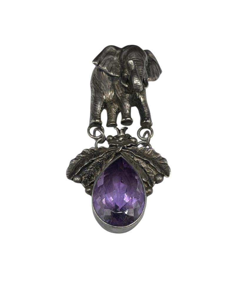 VINTAGE DESIGNER HALLMARKED STERLING SILVER FIGURAL ELEPHANT AND AMETHYST TEARDROP DANGLE PENDANT (1 of 8)