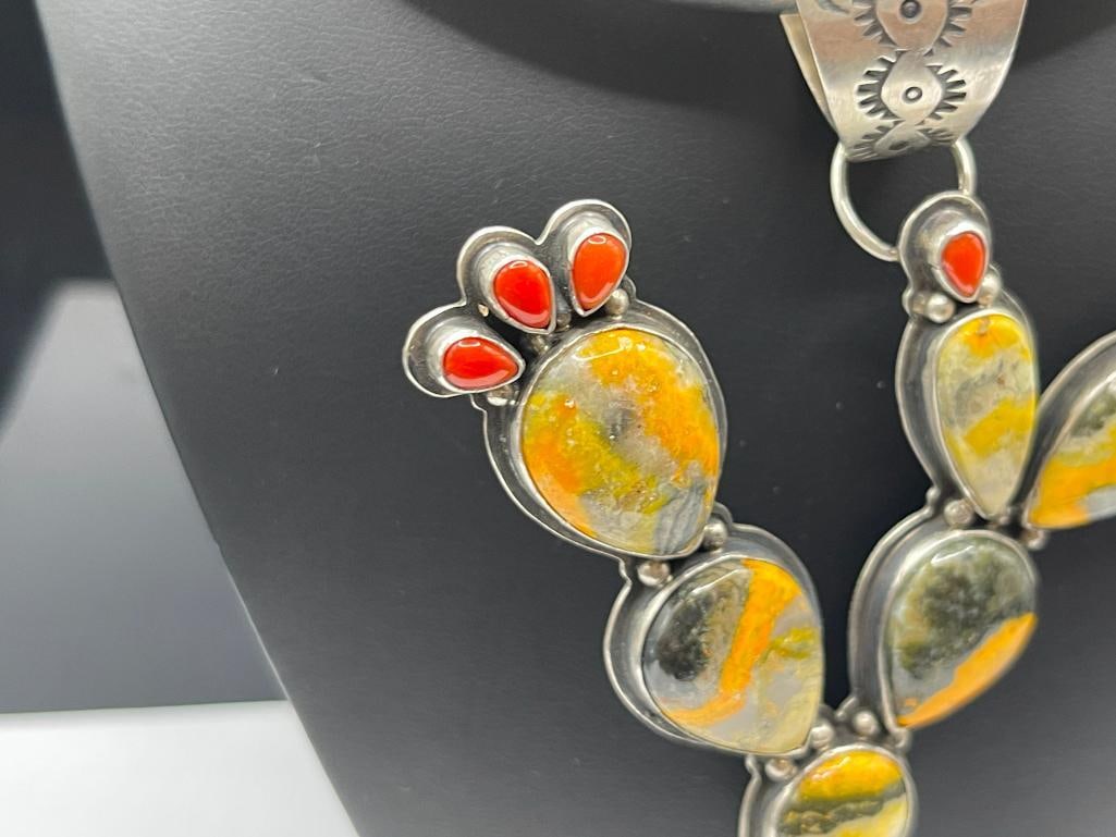 VINTAGE NAVAJO B. BEGAY ARTIST SIGNED STERLING SILVER NECKLACE FEATURING BUMBLEE JASPER AND CORAL - 4