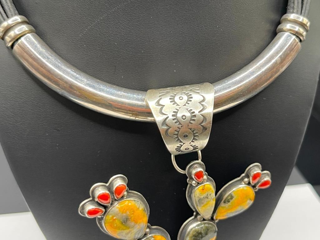 VINTAGE NAVAJO B. BEGAY ARTIST SIGNED STERLING SILVER NECKLACE FEATURING BUMBLEE JASPER AND CORAL - 5