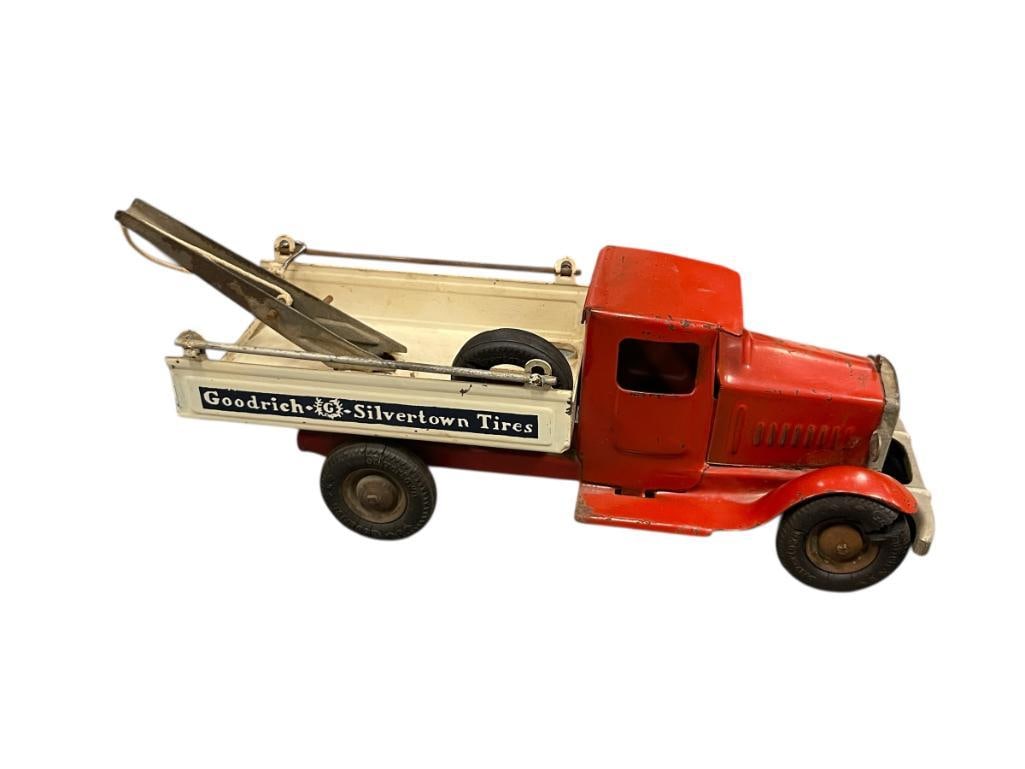 CIRCA 1930'S METALCRAFT CORP. ADVERTISING TRUCK GOODRICH SILVERTOWN TIRES PRESSED STEEL (1 of 12)
