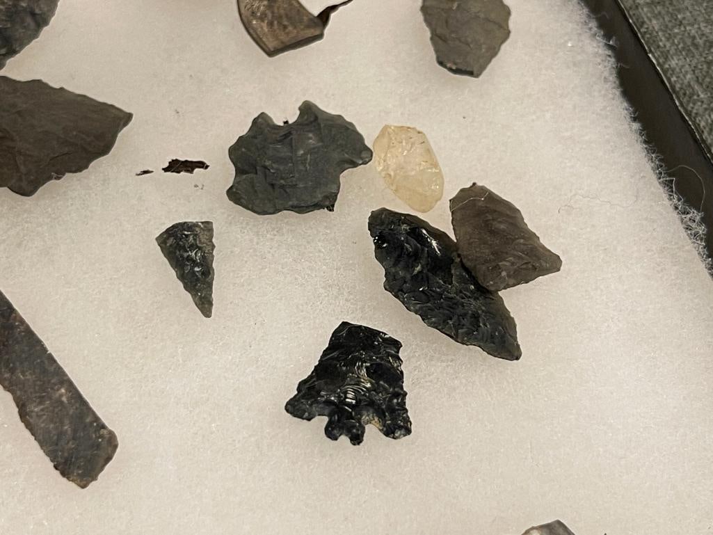 NATIVE AMERICAN ARTIFACTS / TOOLS, PRIMITIVE TOOLS ARROWHEADS / PROJECTILE POINTS - 9