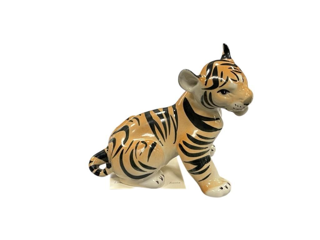 LOMONOSOV RUSSIAN PORCELAIN VINTAGE TIGER CUB FIGURINE (1 of 8)