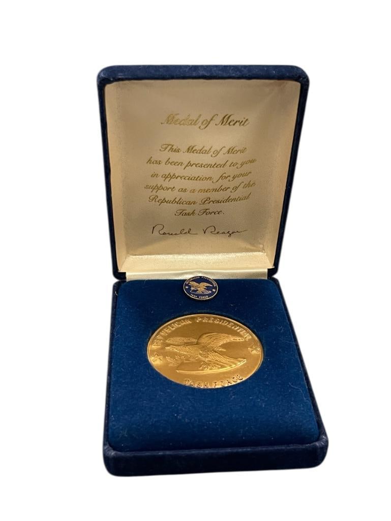 REPUBLICAN PRESIDENTIAL TASK FORCE MEDAL OF MERIT MEDAL AND PIN IN ORIGINAL PRESENTATION BOX: 5/8" PIN, 2" MEDAL 