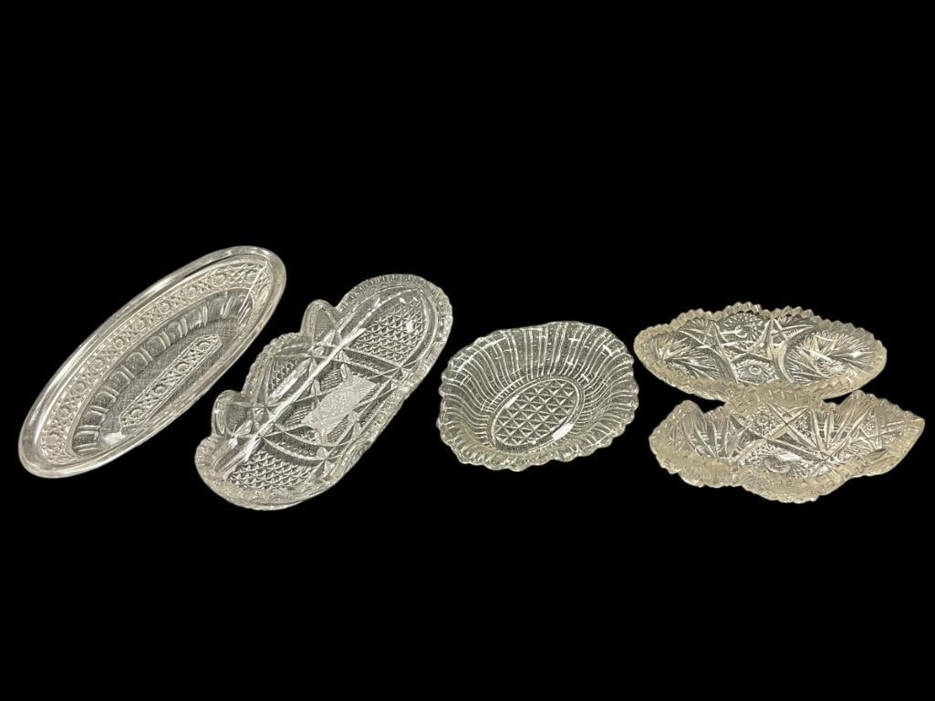 FIVE VINTAGE AMERICAN PRESSED GLASS CANDY / VEGETABLE DISHES (1 of 20)