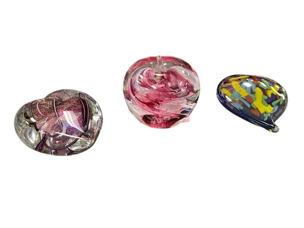 THREE HAND BLOWN ART GLASS PAPERWEIGHTS GLASS EYE STUDIO AND SELKIRK GLASS (1 of 13)