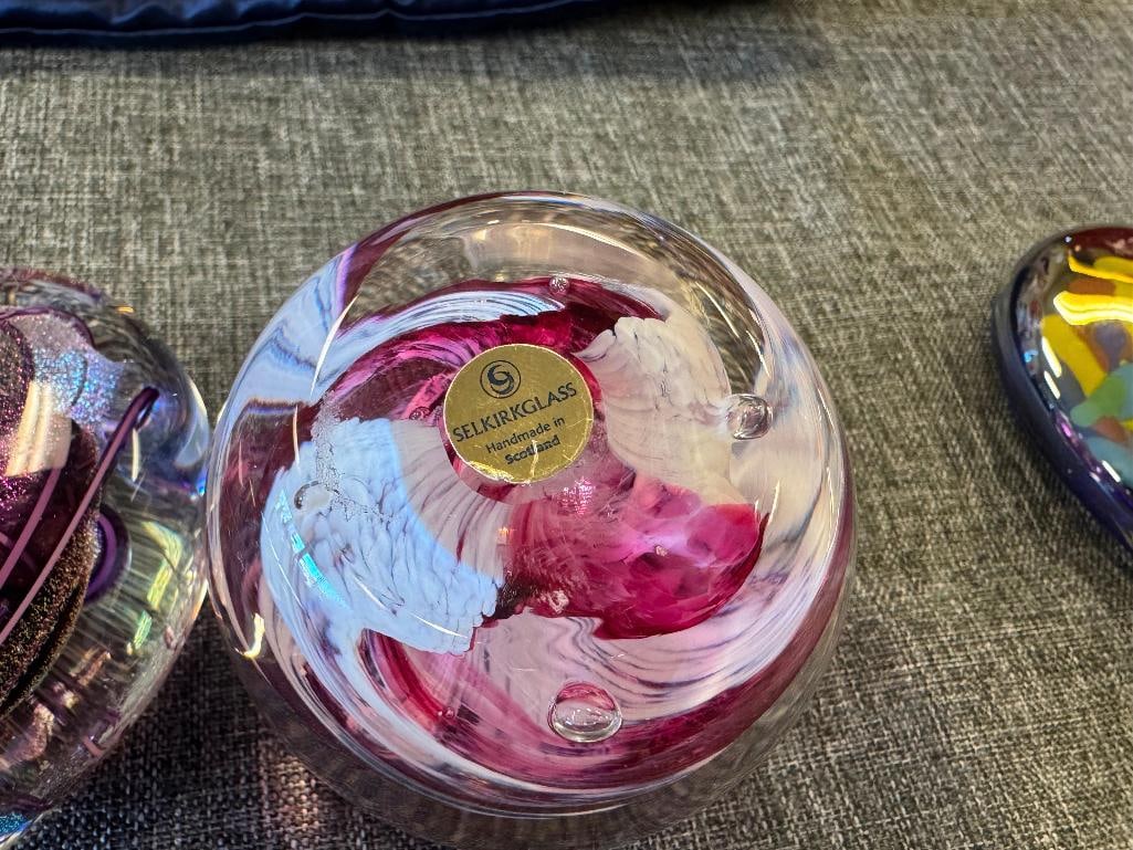 THREE HAND BLOWN ART GLASS PAPERWEIGHTS GLASS EYE STUDIO AND SELKIRK GLASS - 7