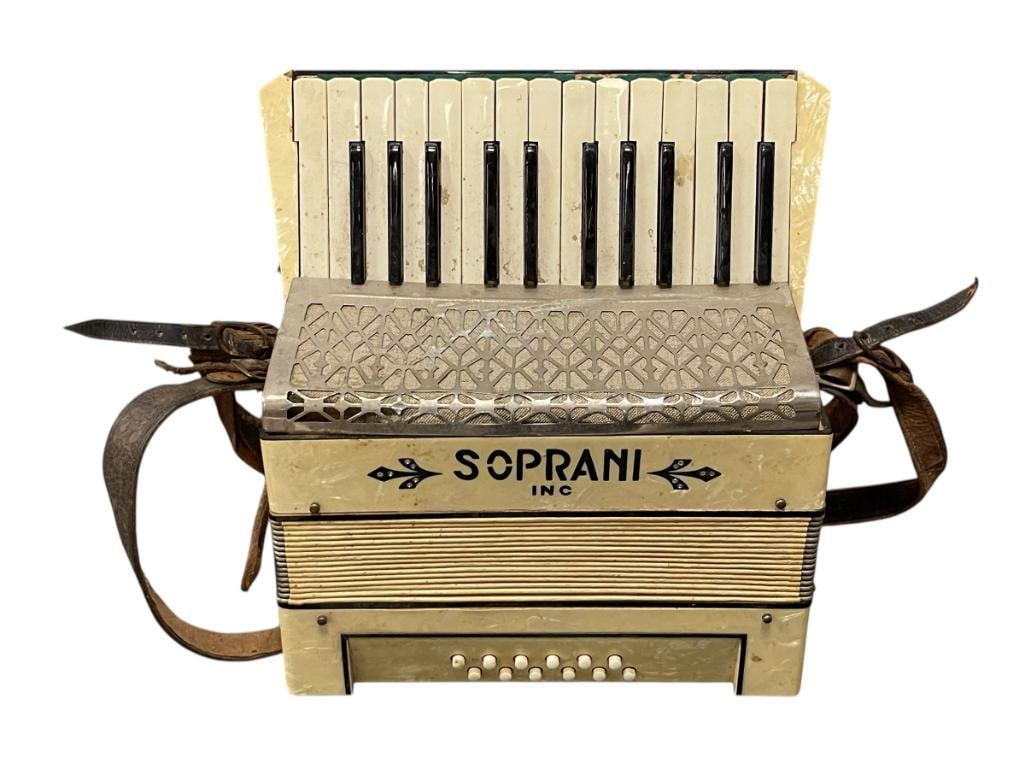 1930'S - 1940'S SOPRANI NAPOLI PIANO ACCORDION MADE IN ITALY (1 of 9)