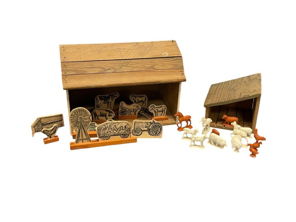 VINTAGE WOODEN FARM SENSORY PLAY BARN AND TOOL SHED (1 of 14)