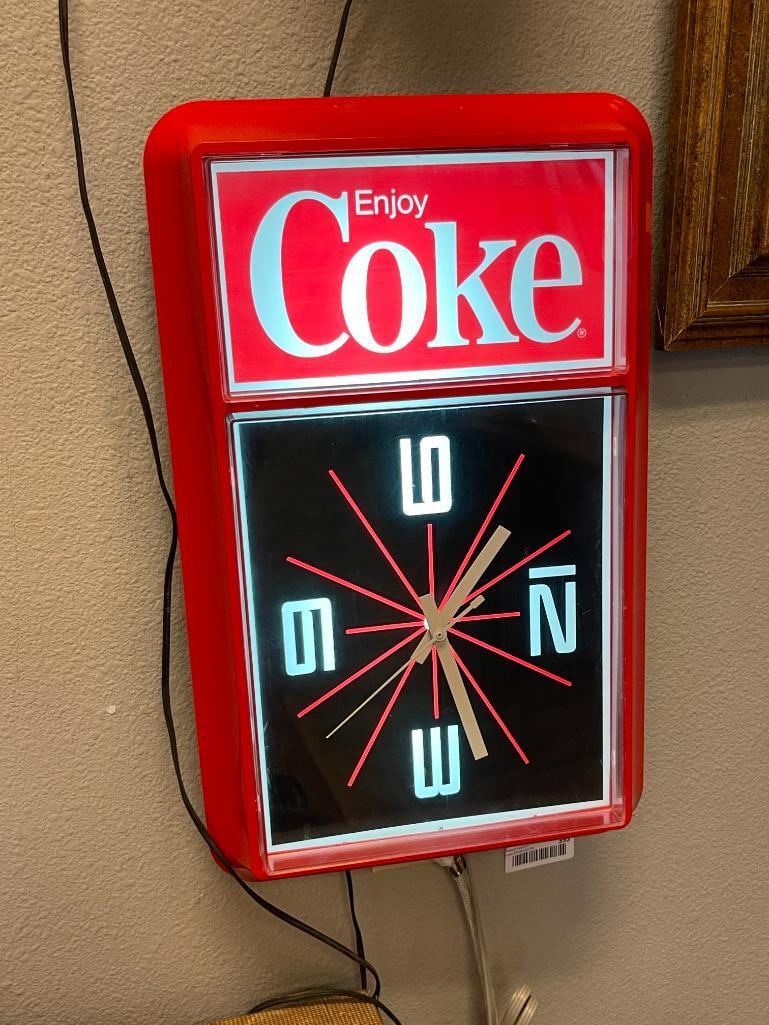 CIRCA 1985 ILLUMINATING COCA-COLA ELECTRIC ADVERTISMENT WALL CLOCK - 2