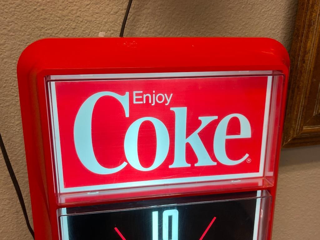 CIRCA 1985 ILLUMINATING COCA-COLA ELECTRIC ADVERTISMENT WALL CLOCK - 3