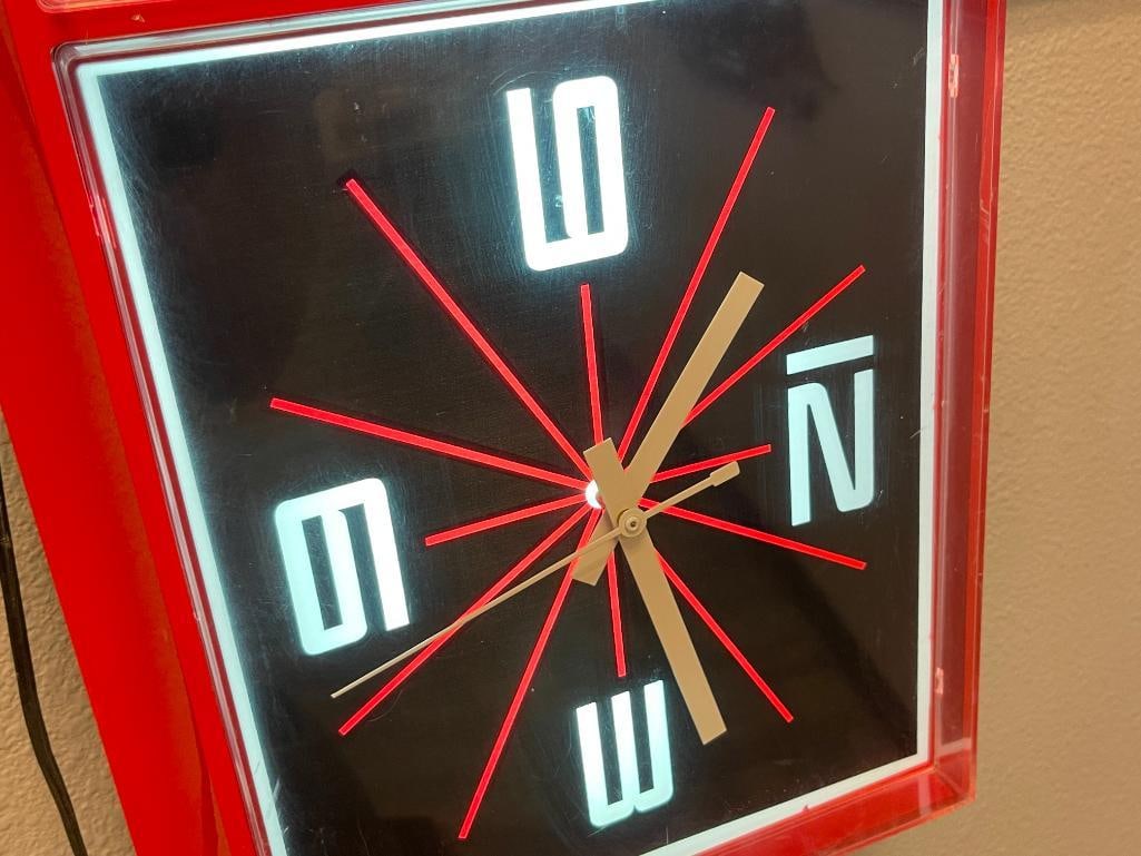 CIRCA 1985 ILLUMINATING COCA-COLA ELECTRIC ADVERTISMENT WALL CLOCK - 4
