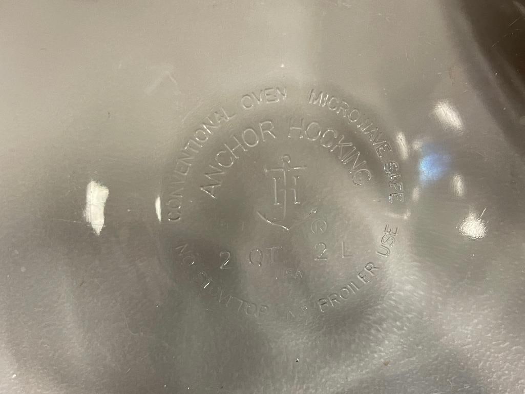 ANCHOR HOCKING AND PYREX GLASS BAKING DISHES WITH MATCHING WICKER HOLDERS - 8