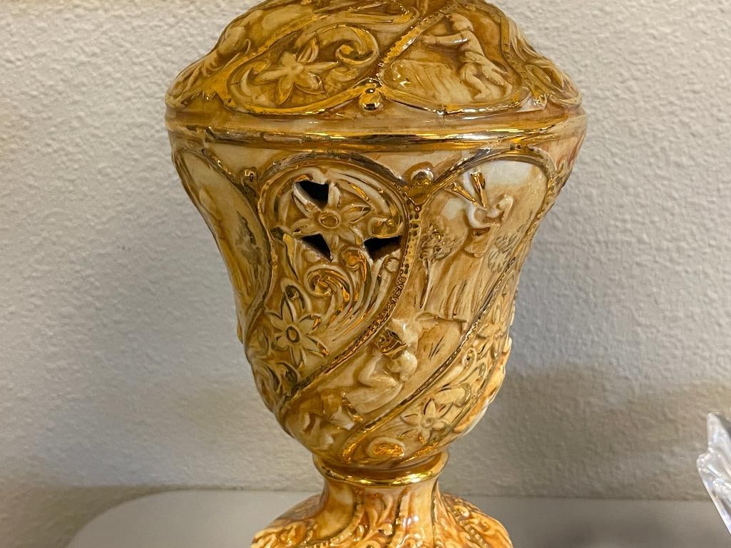 VINTAGE CAPODIMONTE ITALIAN STYLPIERCED CERAMIC TABLE LAMP - 3