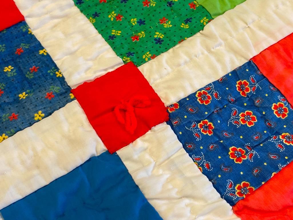 VINTAGE HANDMADE VIBRANT NINE PATCH / 9-PATCH QUILT - 5