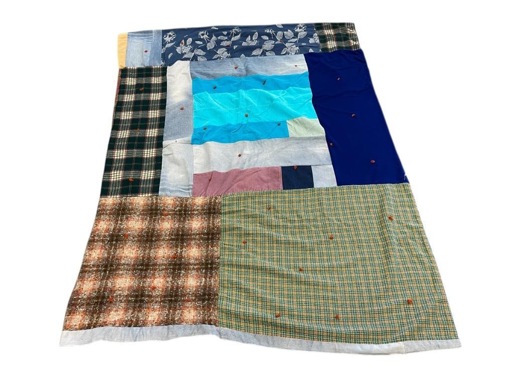VINTAGE HANDMADE PATCHWORK QUILT / BLANKET (1 of 7)