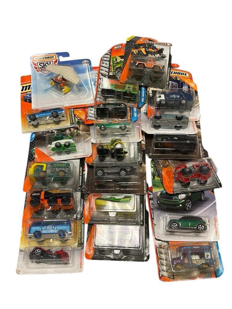 21 ASSORTED MATCHBOX 1:64 DIE-CAST TOY CARS (1 of 17)