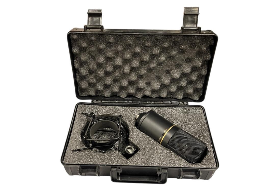 MXL 770 CARDIOID CONDENSOR MICROPHONE (1 of 11)