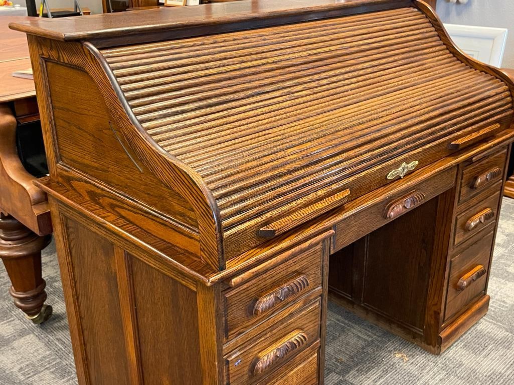 VINTAGE MARK WAYNE DARK STAINED OAK ROLL TOP DESK - 11