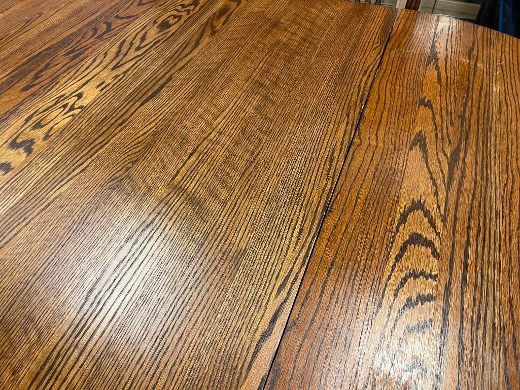 VINTAGE DARK STAINED OAK PEDESTAL CLAW FOOT DINING TABLE WITH SIX PRESSED BACK CHAIRS WITH LEAVES - 5