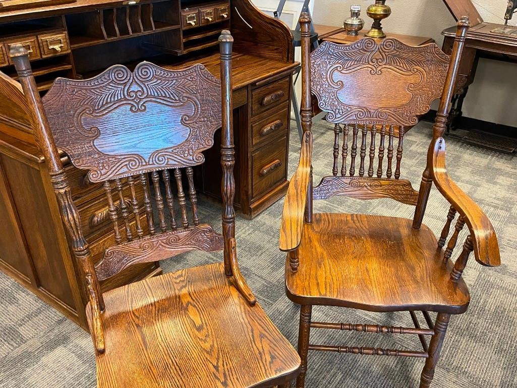 VINTAGE DARK STAINED OAK PEDESTAL CLAW FOOT DINING TABLE WITH SIX PRESSED BACK CHAIRS WITH LEAVES - 9