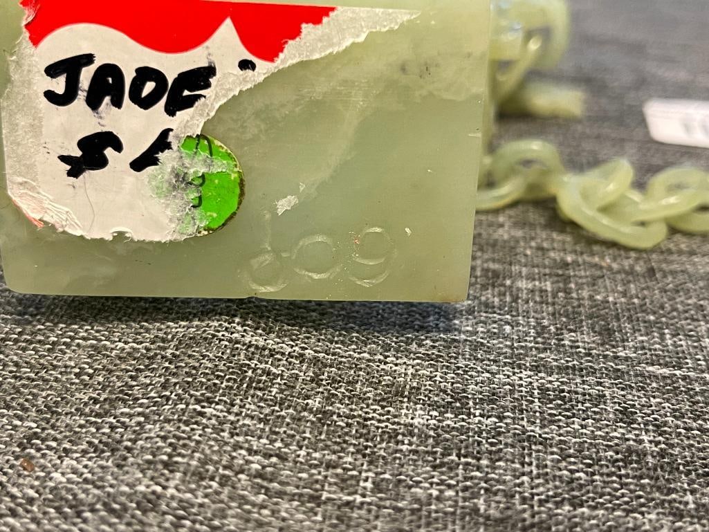 20TH CENTURY CHINESE CARVED JADE COVERED OPIUM CONTAINER FEATURING IMPRESSIVE CARVED LINK CHAINS - 9