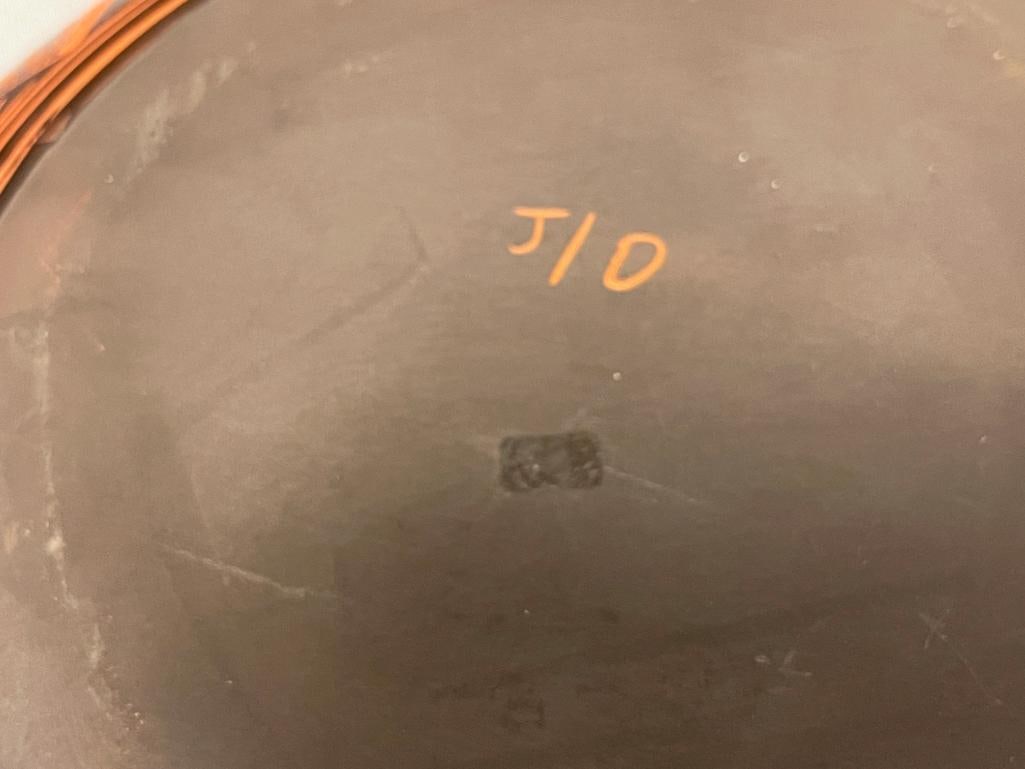 LARGE HAND PAINTED AND ETCHED NAVAJO POTTERY POT SIGNED J.D. - 6