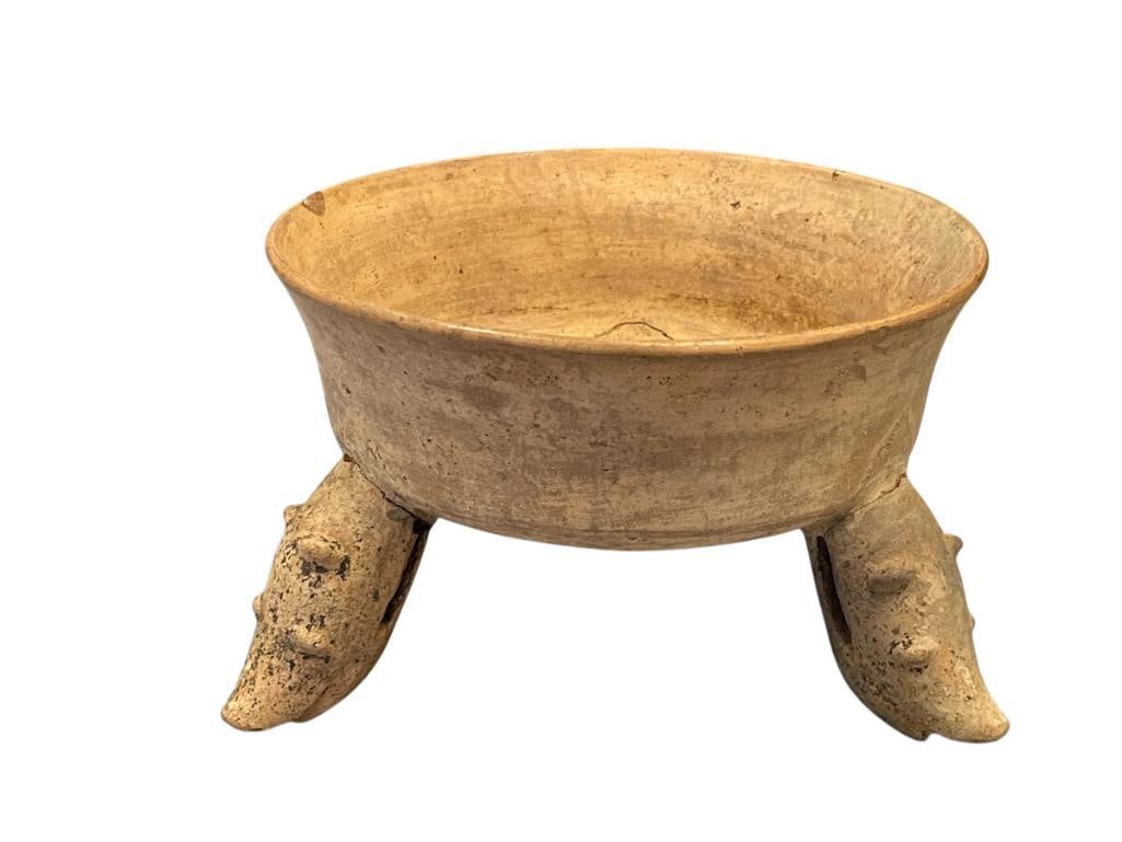 ANCIENT PRE-COLUMBIAN ARTIFACT THREE-FOOTED RATTLE LEG BOWL (1 of 7)