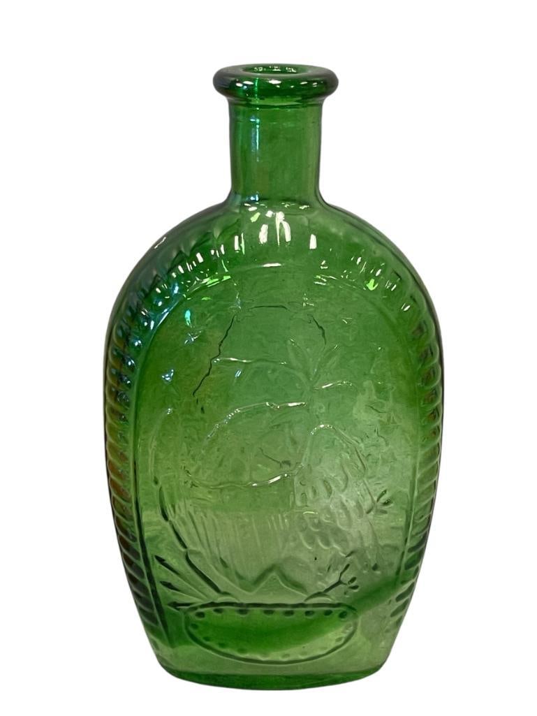 VINTAGE GEORGE WASHINGTON PORTRAIT GREEN GLASS EMBOSSED BOTTLE (1 of 7)