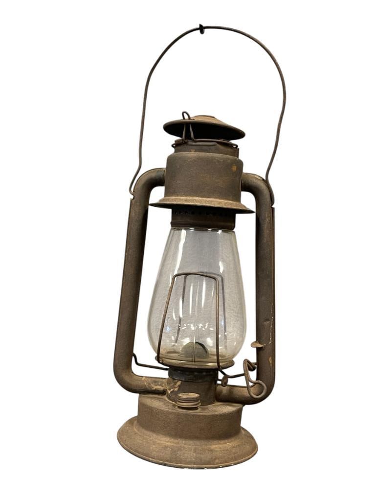 RAYO COLD NO. 77 OIL LANTERN WITH CLEAR GLASS GLOBE CIRCA 1911 (1 of 7)