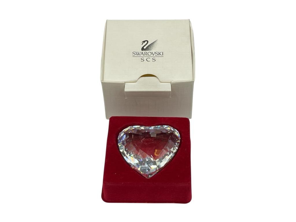 SWAROVSKI CRYSTAL BRILLIANT HEART PAPERWEIGHT IN ORIGINAL BOX (1 of 8)