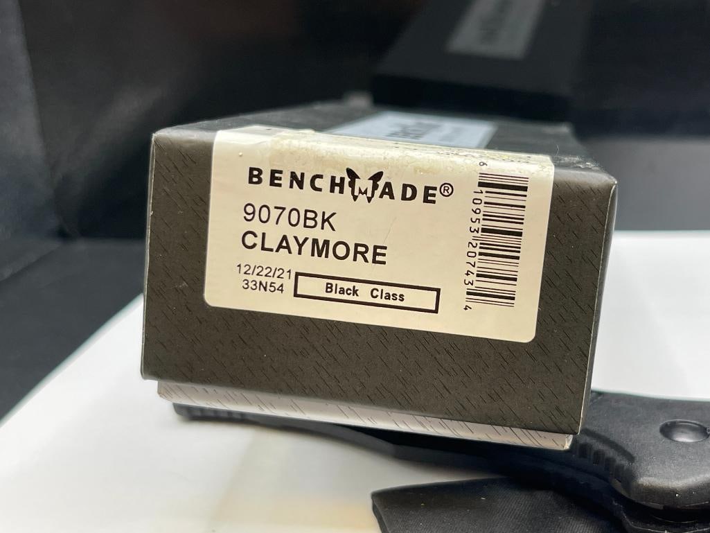 BENCHMADE 9070BK CLAYMORE AUTOMATIC FOLDING KNIFE WITH ORIGINAL BOX AND DRAWSTRING POUCH - 9