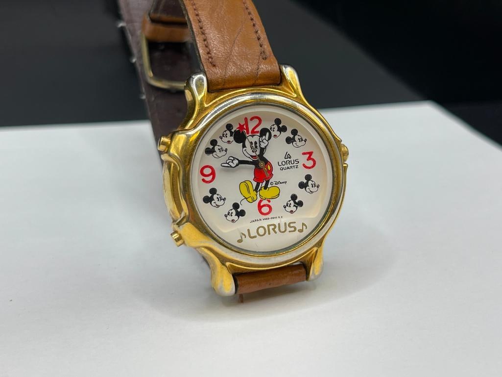 DISNEY MICKEY MOUSE LORUS QUARTZ WRISTWATCH AND GOLD TONE RHINESTONE DISNEY MICKEY MOUSE EARRINGS - 3