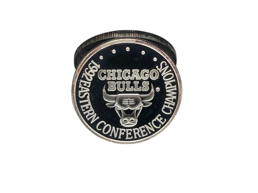 1992 CHICAGO BULLS NBA EASTERN CONFERENCE CHAMPIONS .999 FINE SILVER COIN: LIMITED EDITION # 1426, FEATURES CHICAGO STADIUM ON REVERSE, MICHAEL JORDAN WAS ON THIS TEAM DURING THIS SEASON 1 TROY OUNCE 