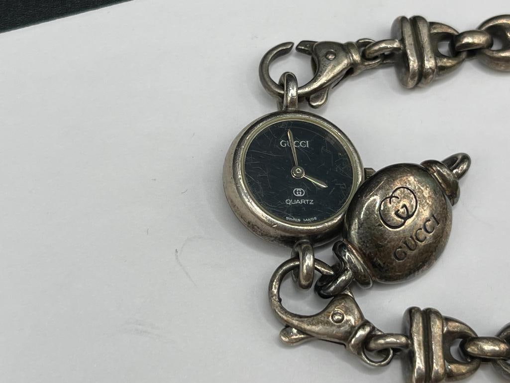 VINTAGE STERLING SILVER GUCCI 2800 QUARTZ WRISTWATCH FEATURING MARINER LINK BRACELET - 3