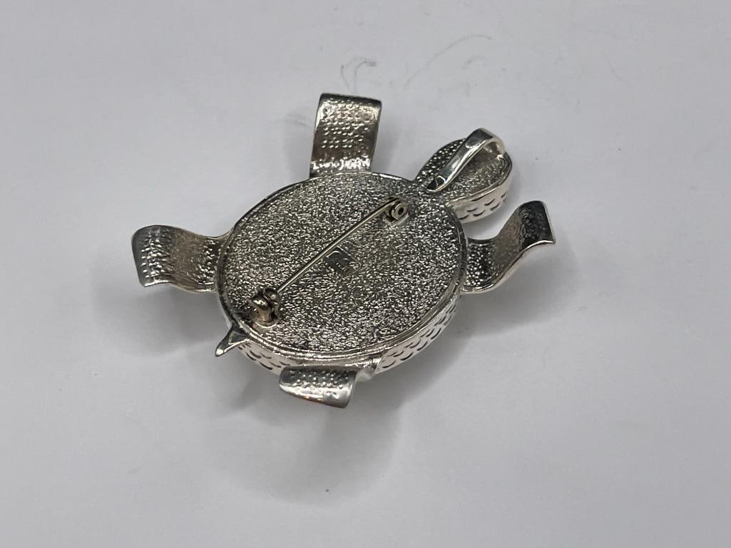 ORNATE STERLING SILVER STAMPED DESIGNED TURQUOISE FIGURAL TURTLE BROOCH / PENDANT - 4