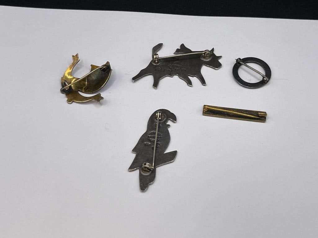 FIVE VINTAGE ENAMELED STERLING SILVER BROOCHES INCLUDING ONE MARKED NORWAY - 6