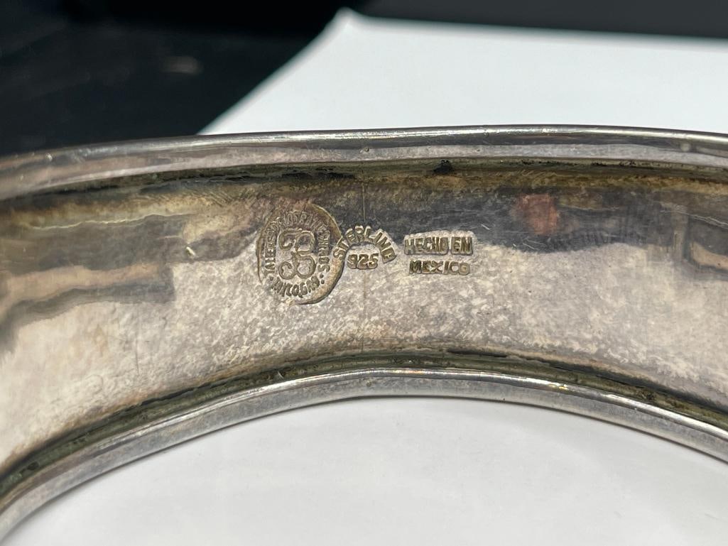 VINTAGE SIGNED TALLERES DE LOS BALESTEROS MEXICO STERLING SILVER ALEXANDRITE HINGED BANGLE BRACELET - 6