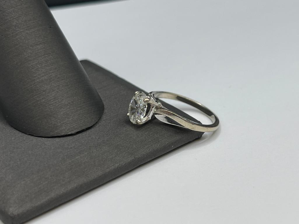 14K WHITE GOLD DIAMOND SOLITAIRE RING FEATURING AN OVAL CUT DIAMOND - 3