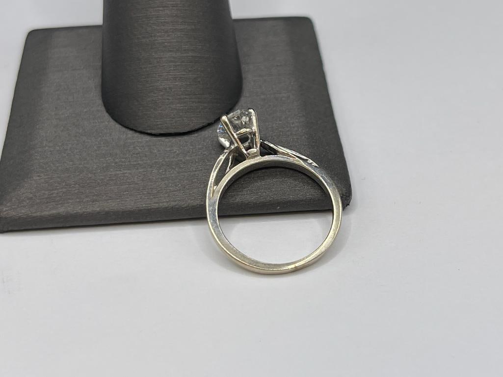 14K WHITE GOLD DIAMOND SOLITAIRE RING FEATURING AN OVAL CUT DIAMOND - 4