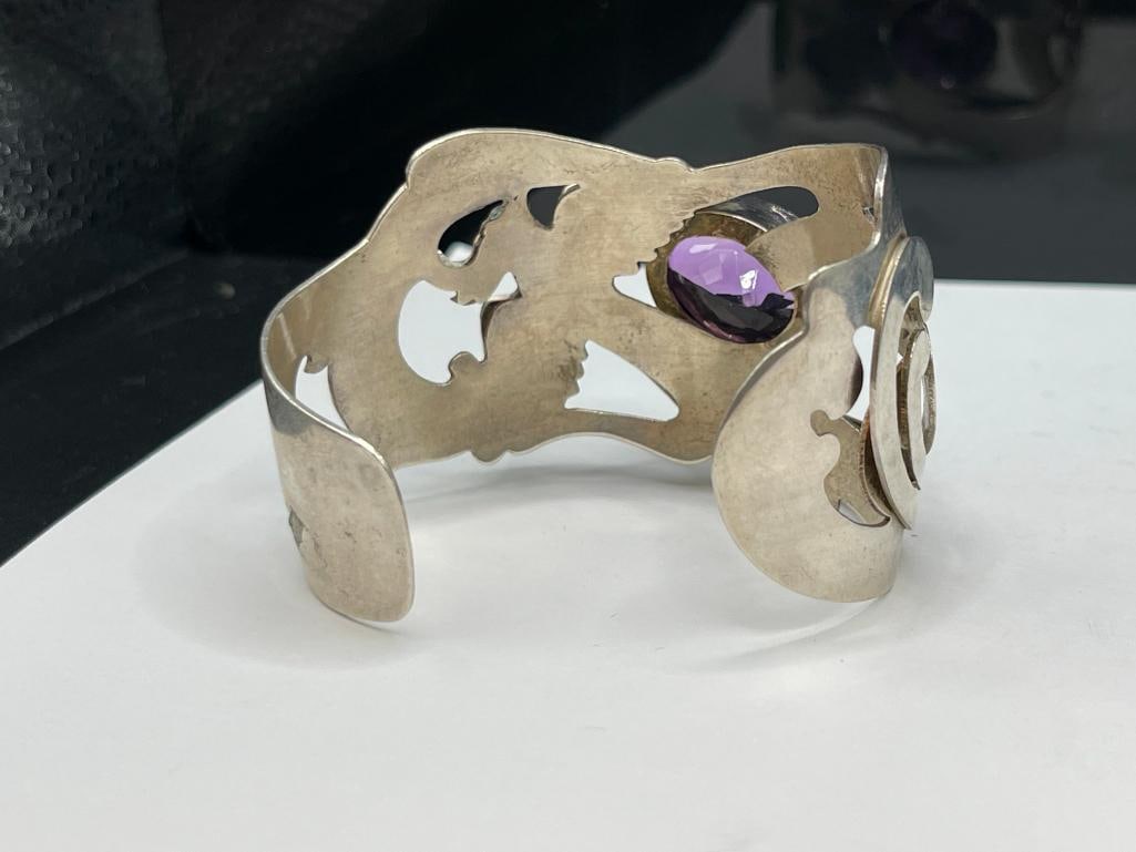 VINTAGE ARTIST SIGNED STERLING SILVER BIRD AND AMETHYST CUFF BRACELET - 4